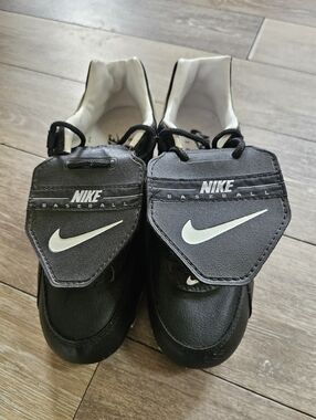 Vintage Dead Stock Nike Air Baseball Cleats Black Size 7.